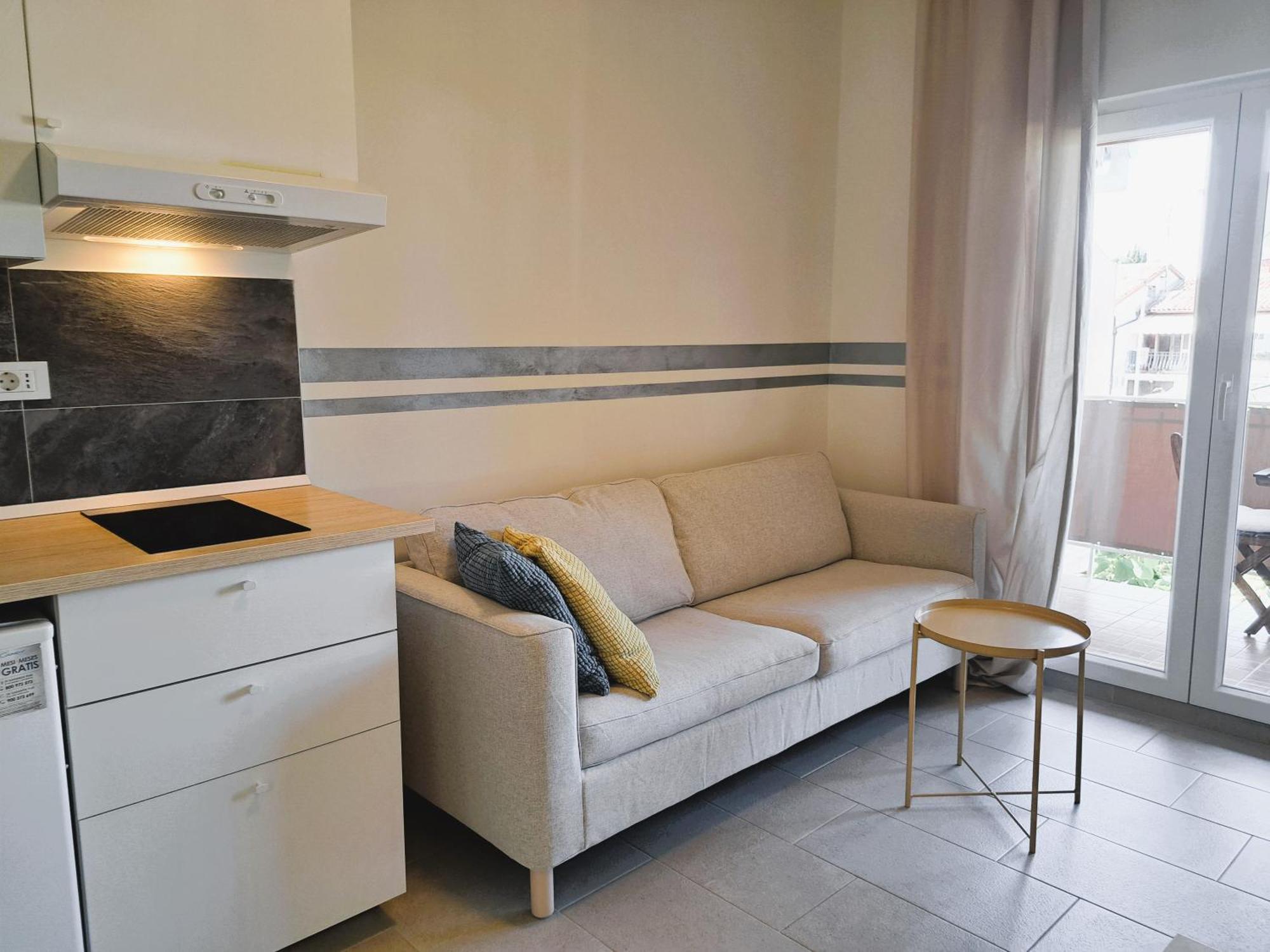Sunny&charming W2 Bikes & Parking Apartment *